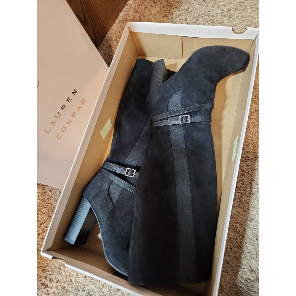 LC Lauren Conrad Knee High Boots
Size 8.5